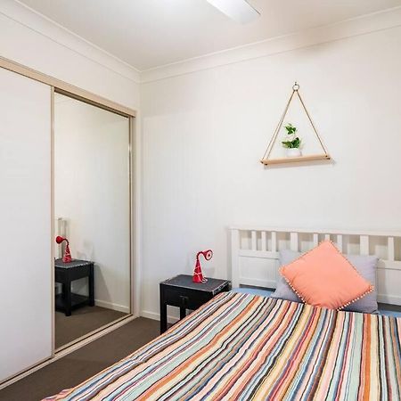 Room With Separate Bath In Shared Homestay Ред-Клифф Экстерьер фото